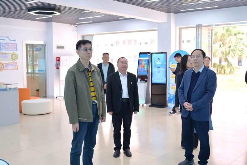 【工程簡(jiǎn)訊】自治區(qū)就業(yè)促進(jìn)和勞動(dòng)保護(hù)領(lǐng)導(dǎo)小組蒞臨我校調(diào)研指導(dǎo)就